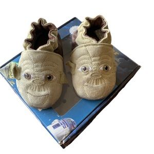 Robeez Star Wars Yoda 0-6 months 1-2 shoe size